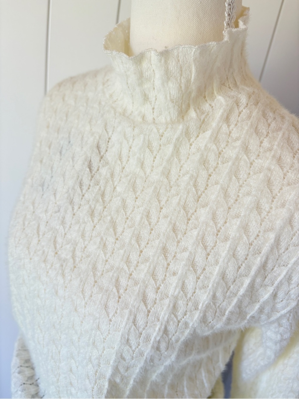 Women's White Cable Knit Mock Turtleneck Sweater - Picture 3 of 3